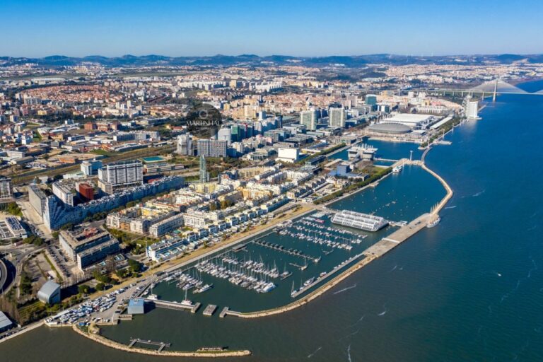 Park of Nations Marina and Martinhal Residences in Lisbon